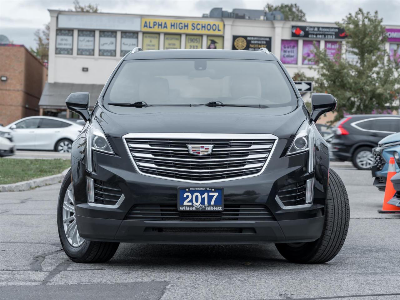 2017 Cadillac XT5 Wireless Charging | Bose Premium Sound Photo