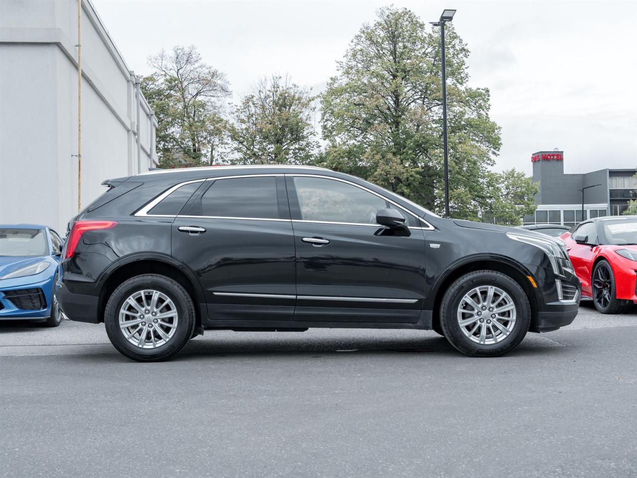 2017 Cadillac XT5 Wireless Charging | Bose Premium Sound Photo