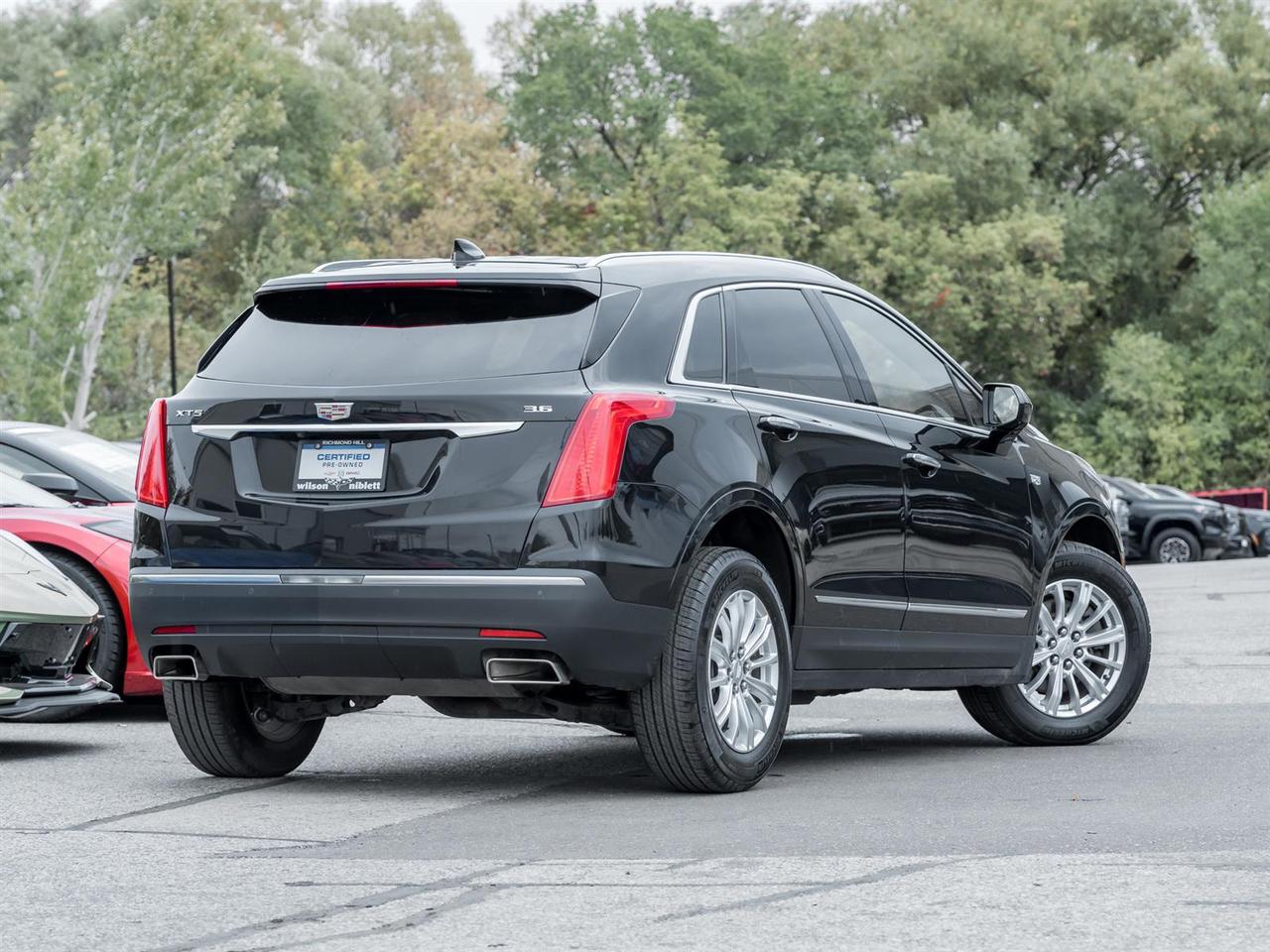 2017 Cadillac XT5 Wireless Charging | Bose Premium Sound Photo