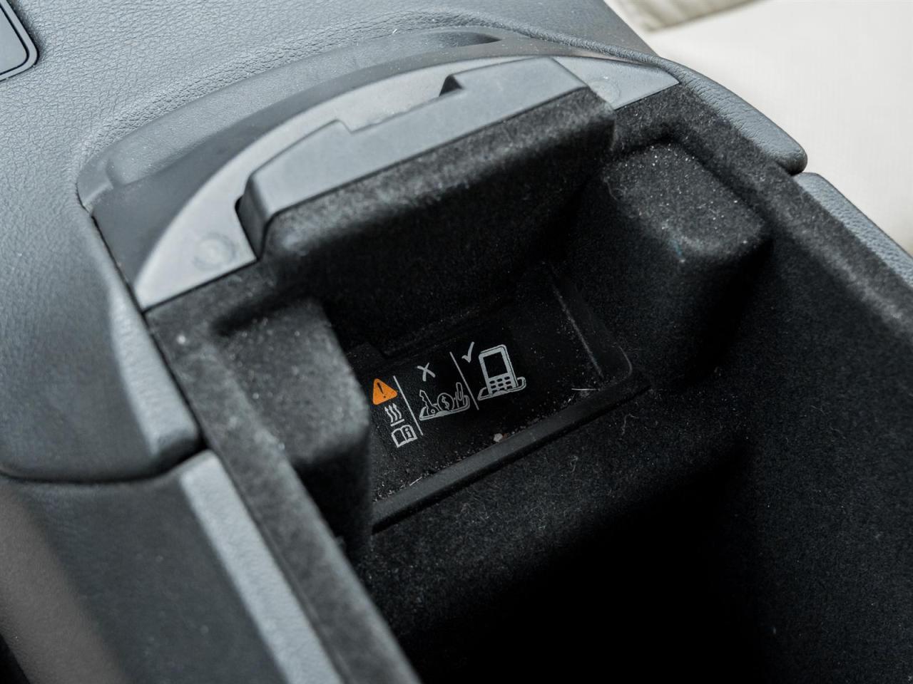 2017 Cadillac XT5 Wireless Charging | Bose Premium Sound Photo