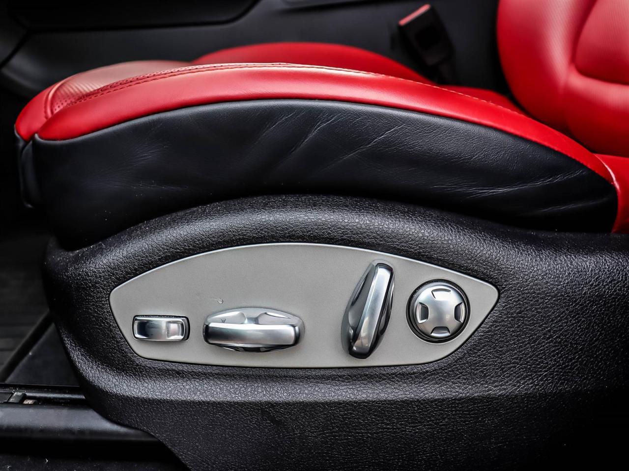 2020 Porsche Macan S Photo