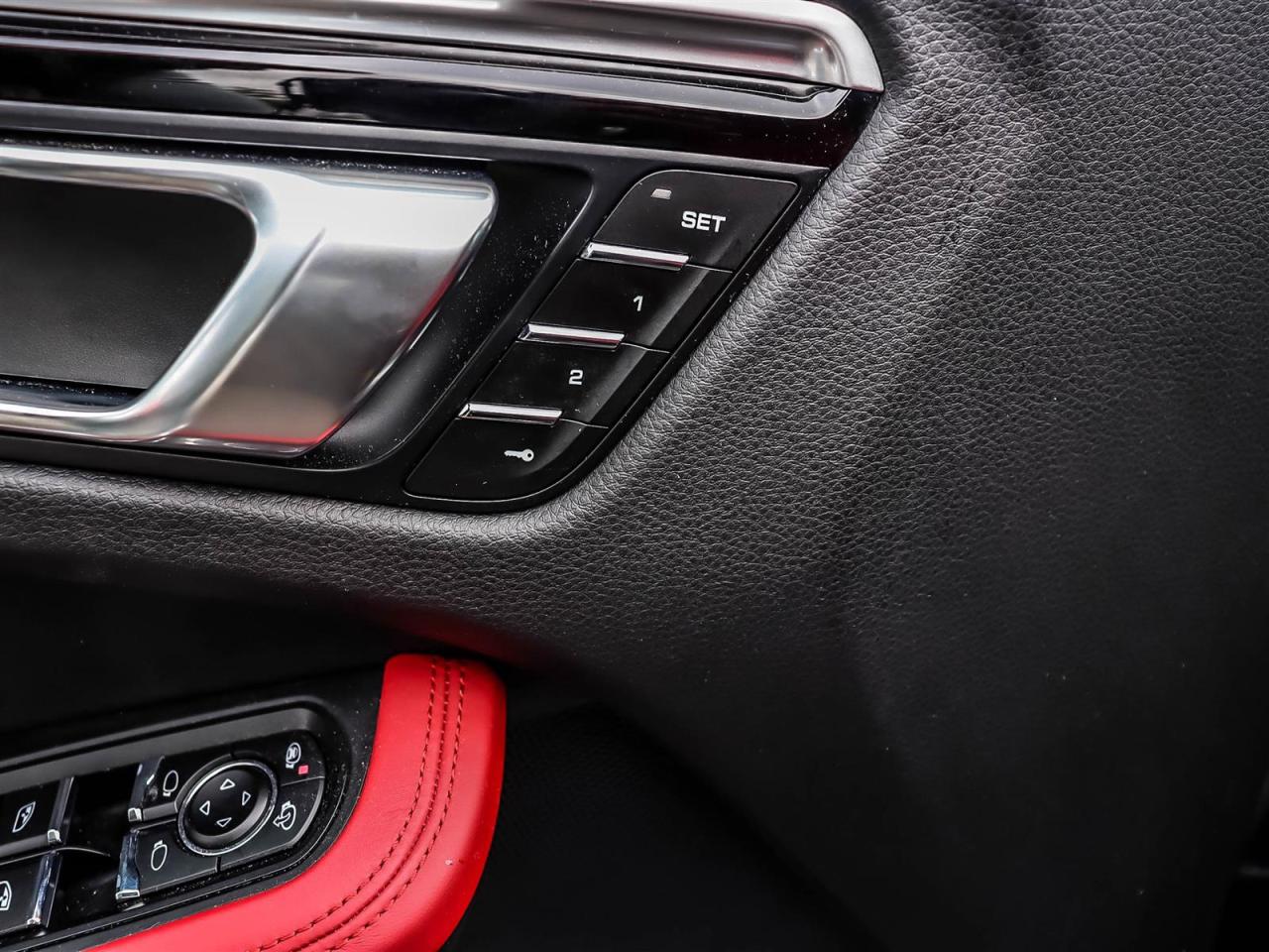 2020 Porsche Macan S Photo