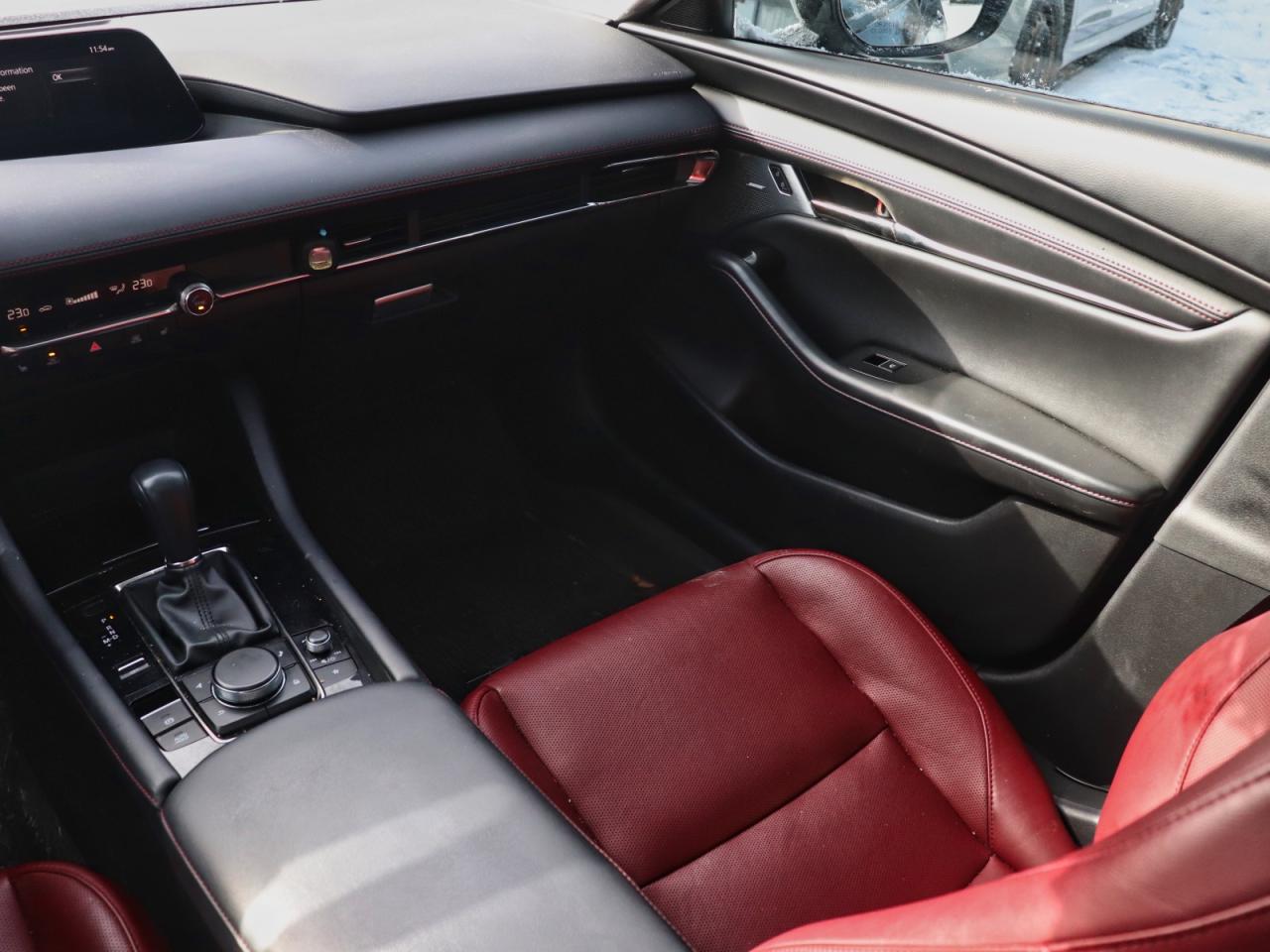 2023 Mazda MAZDA3 GT Photo