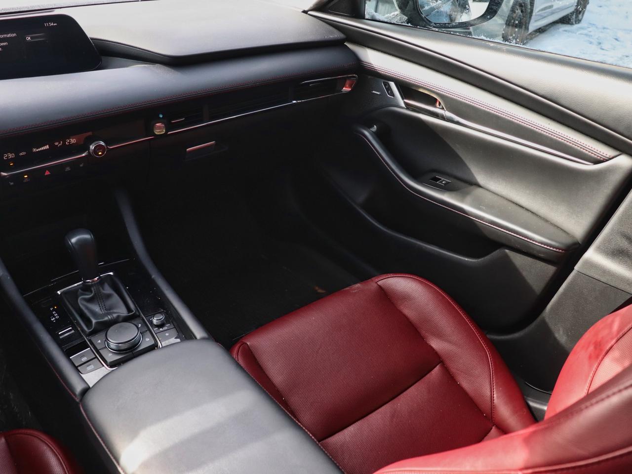 2023 Mazda MAZDA3 GT Photo