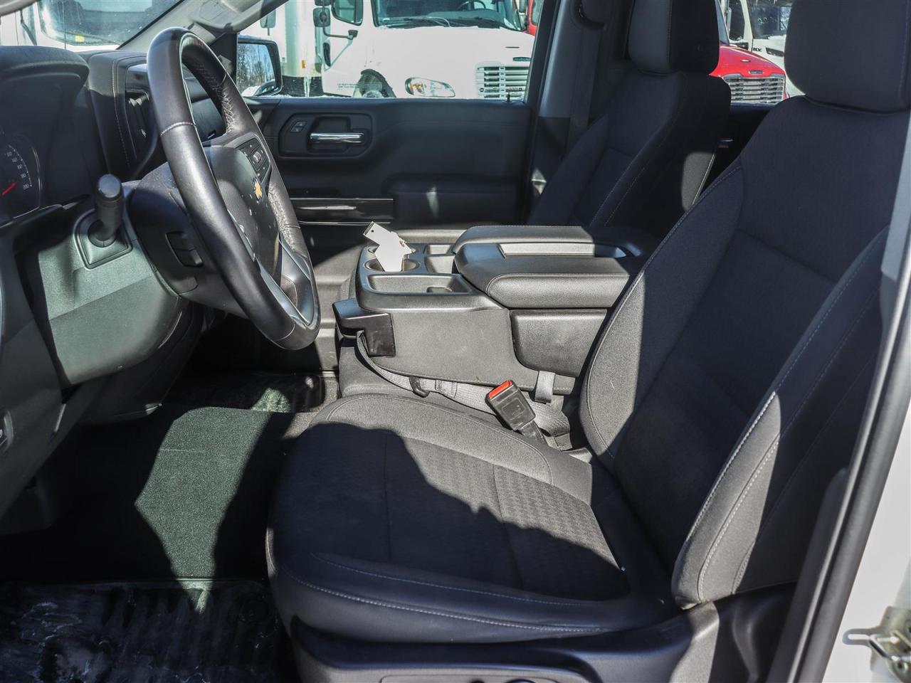 2022 Chevrolet Silverado LT Photo