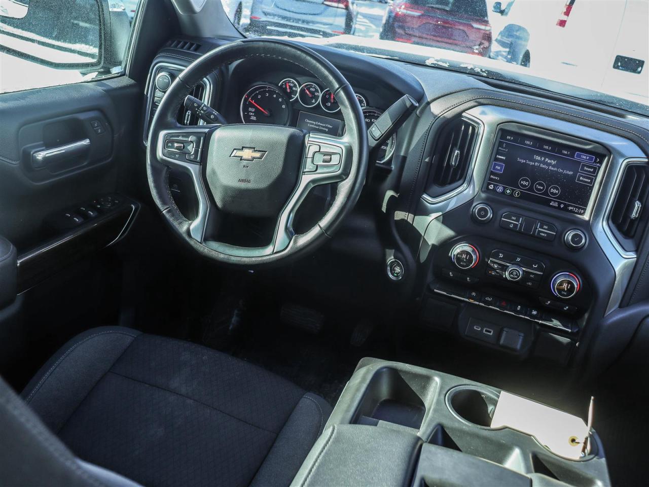 2022 Chevrolet Silverado LT Photo