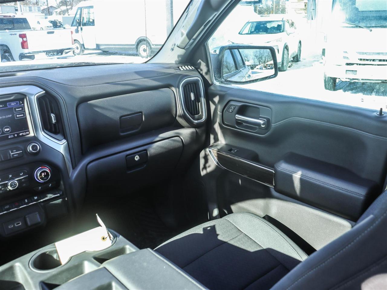 2022 Chevrolet Silverado LT Photo