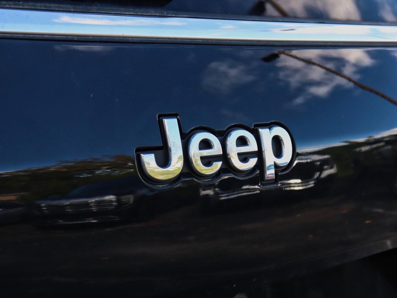 2023 Jeep Grand Cherokee L Overland 4WD Photo