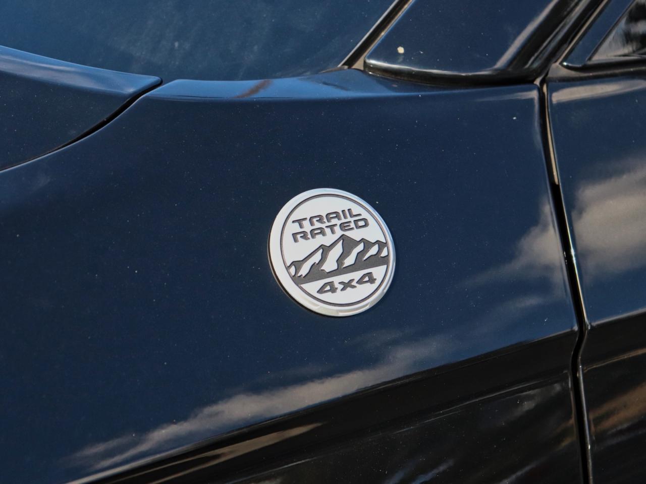 2023 Jeep Grand Cherokee L Overland 4WD Photo