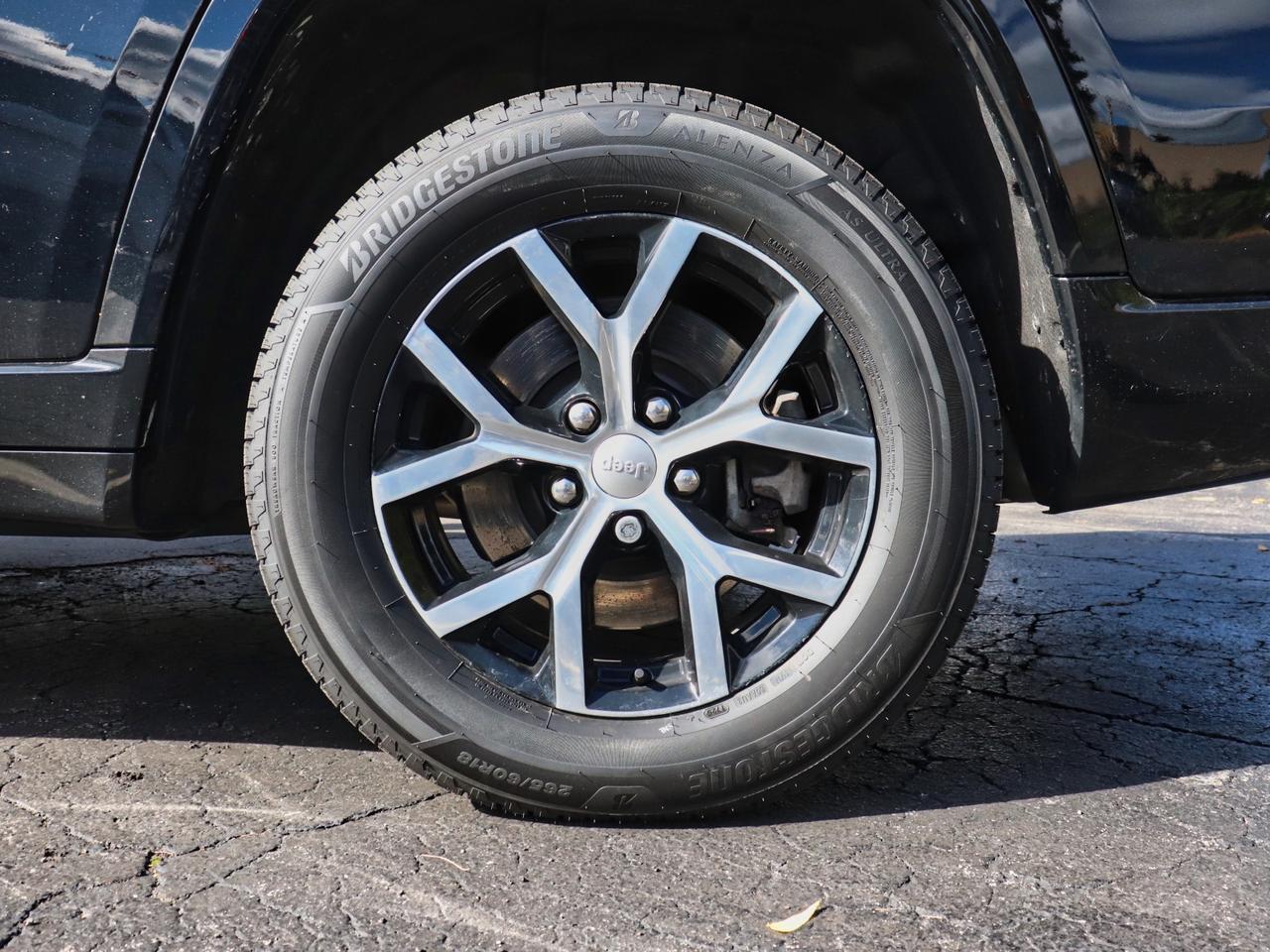 2023 Jeep Grand Cherokee L Overland 4WD Photo