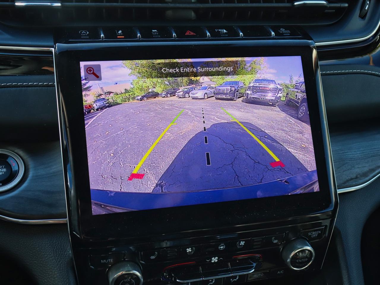 2023 Jeep Grand Cherokee L Overland 4WD Photo