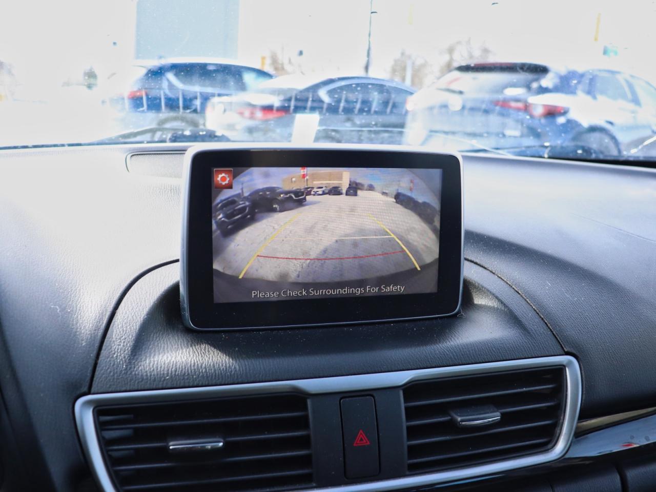 2014 Mazda MAZDA3 GS-SKY Photo