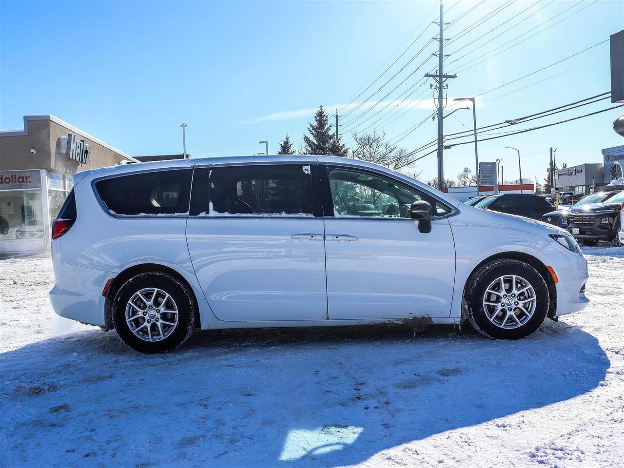 2024 Chrysler Grand Caravan  Photo2