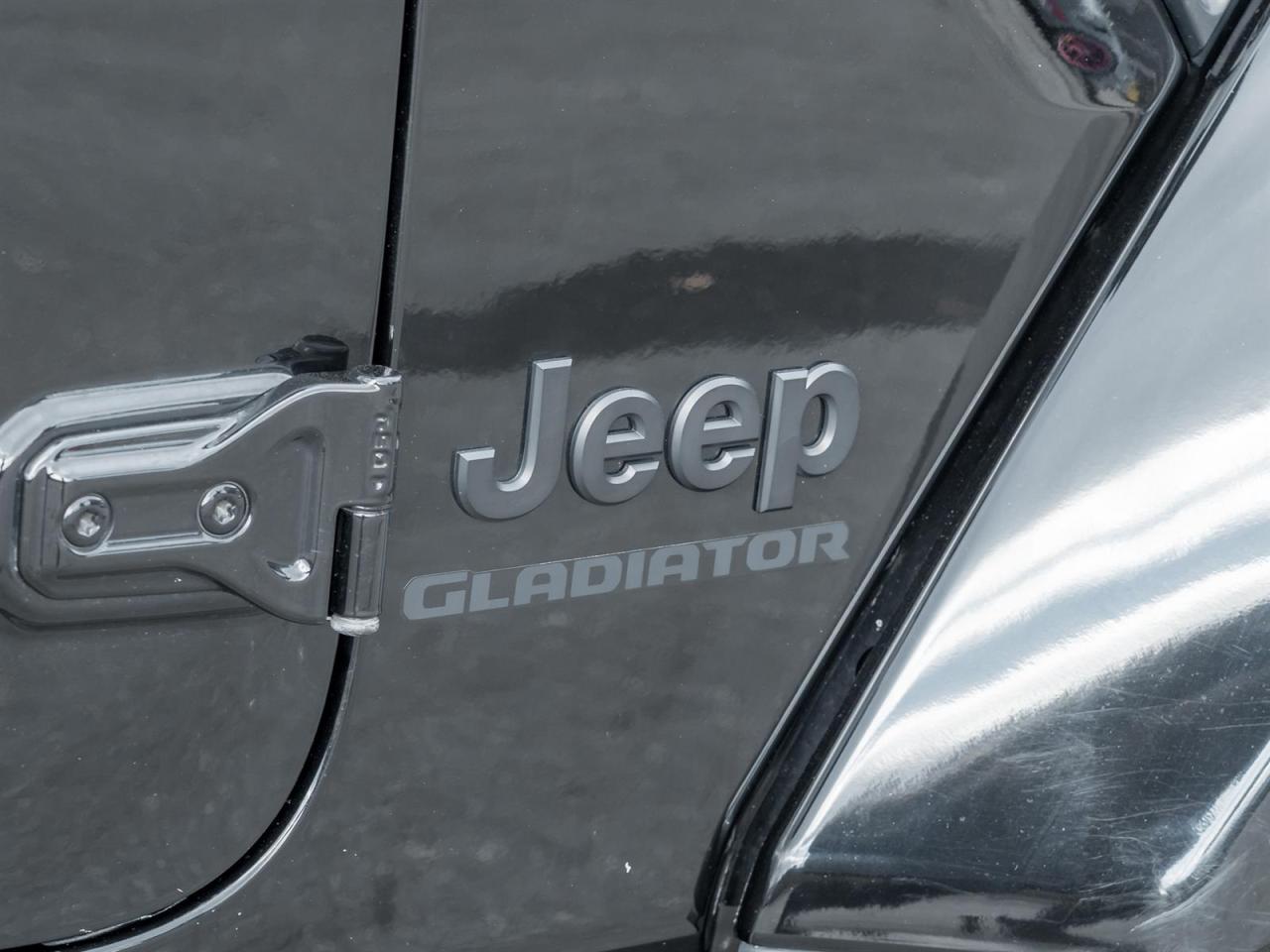 2022 Jeep Gladiator Willys 4x4- Targa Roof | Heated Steering Wheel Photo