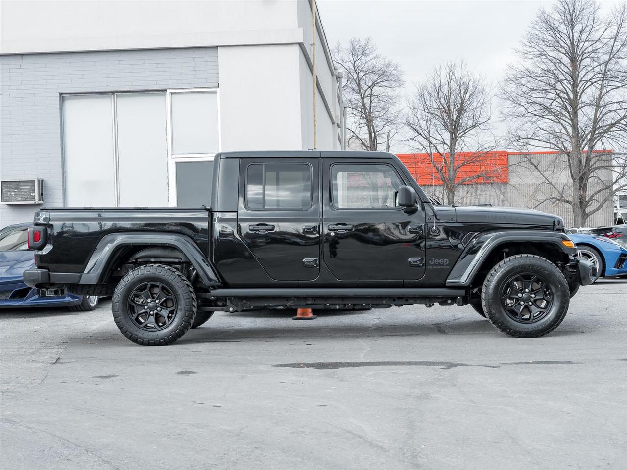 2022 Jeep Gladiator Willys 4x4- Targa Roof | Heated Steering Wheel Photo2
