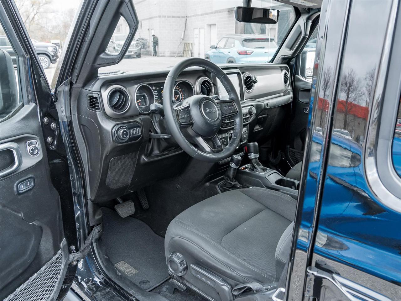 2022 Jeep Gladiator Willys 4x4- Targa Roof | Heated Steering Wheel Photo