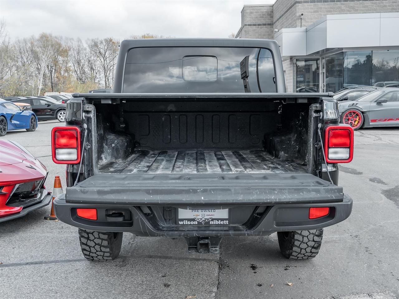 2022 Jeep Gladiator Willys 4x4- Targa Roof | Heated Steering Wheel Photo