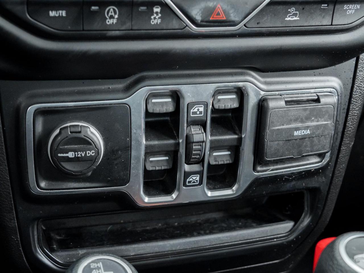 2022 Jeep Gladiator Willys 4x4- Targa Roof | Heated Steering Wheel Photo