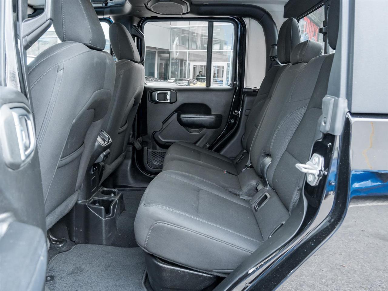 2022 Jeep Gladiator Willys 4x4- Targa Roof | Heated Steering Wheel Photo
