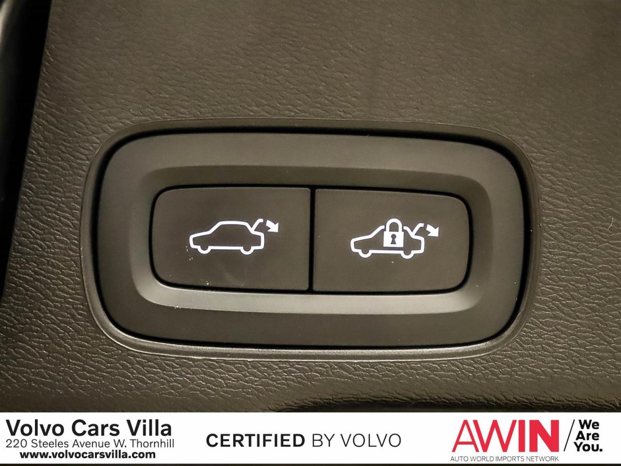 2022 Volvo XC60 B6 AWD Inscription Photo