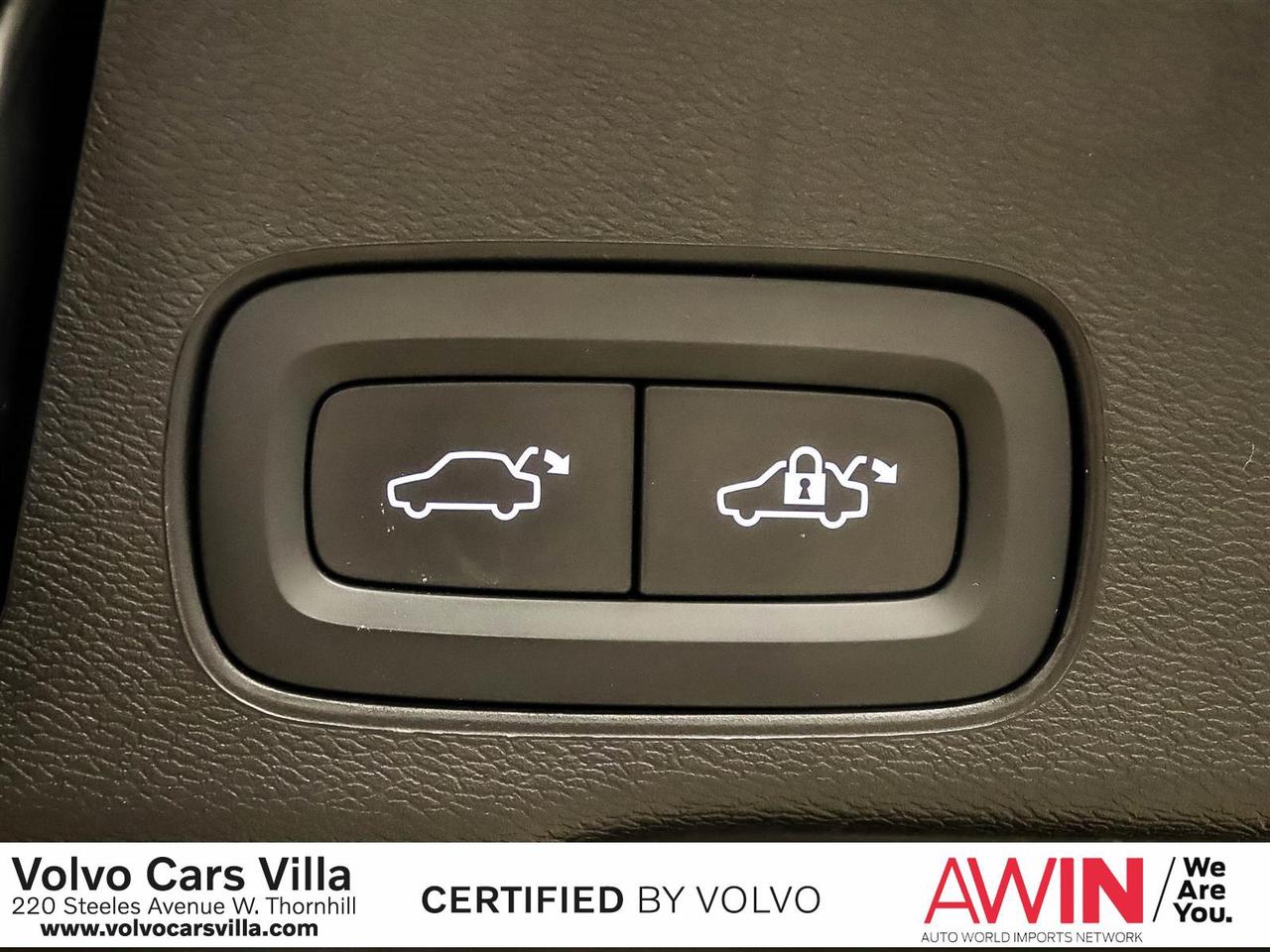 2022 Volvo XC60 B6 AWD Inscription Photo