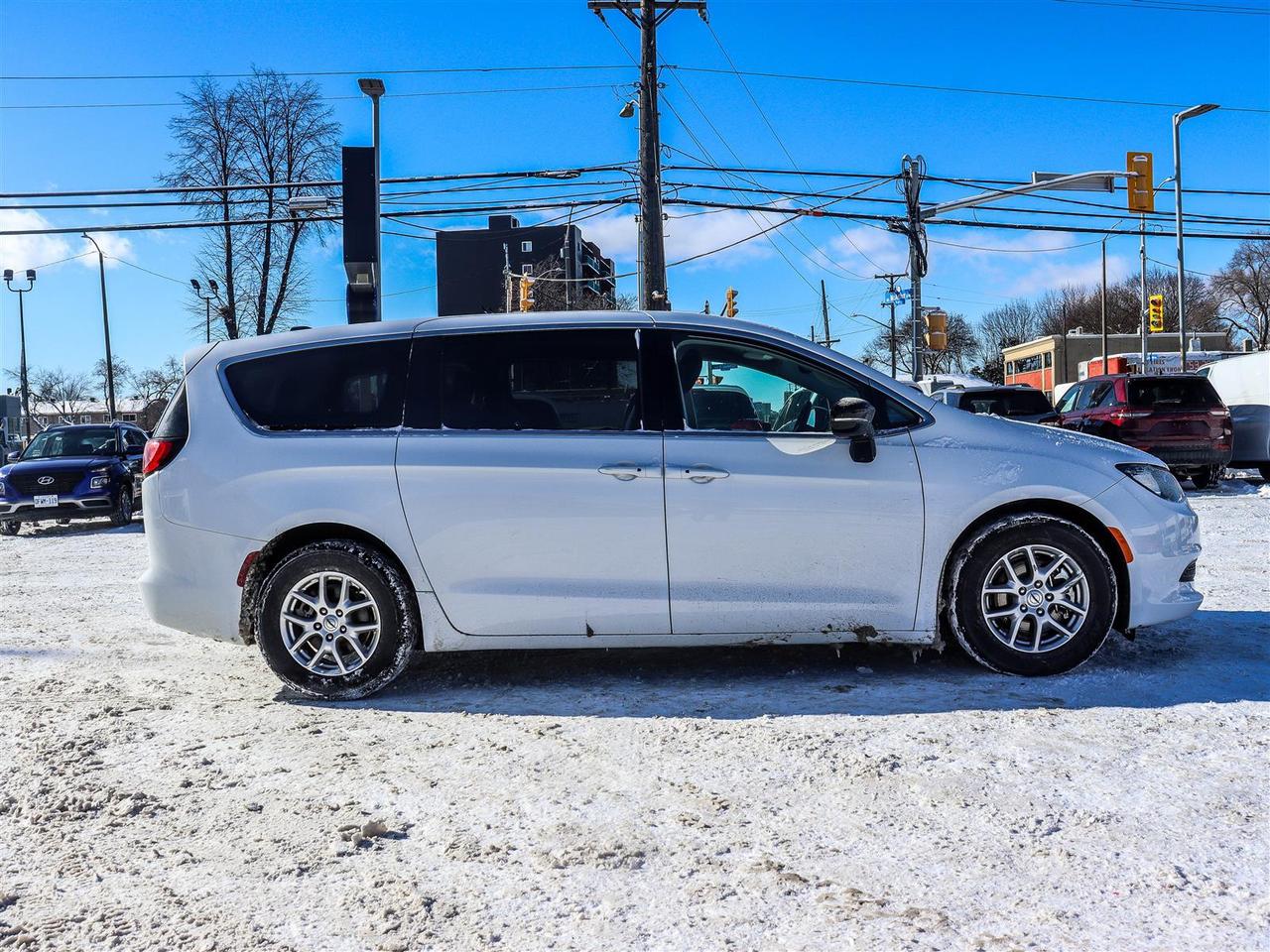 2024 Chrysler Grand Caravan  Photo2