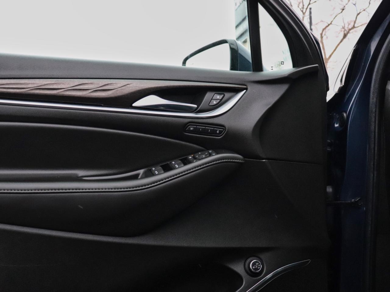 2022 Buick Enclave Avenir AWD Photo