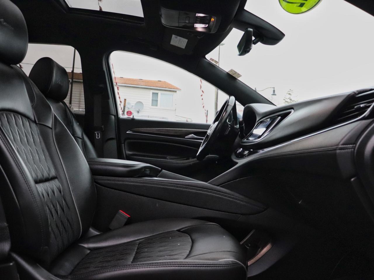 2022 Buick Enclave Avenir AWD Photo