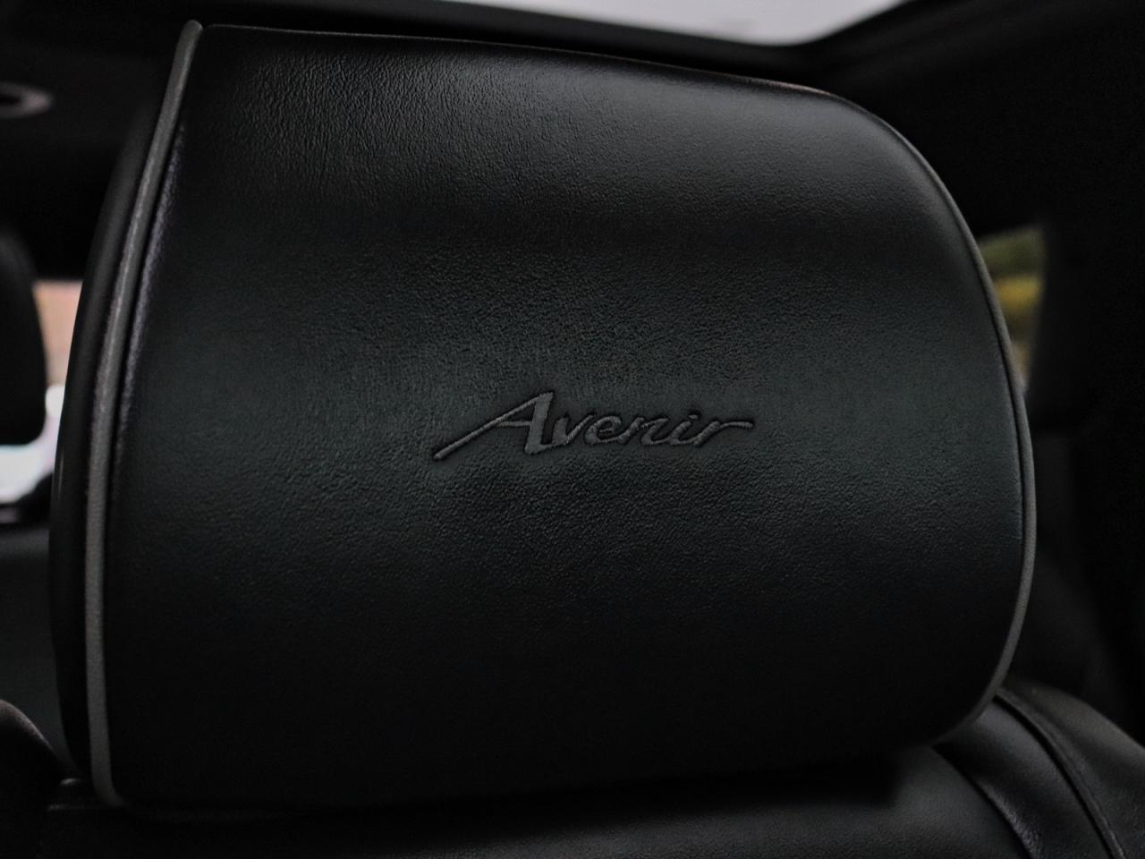 2022 Buick Enclave Avenir AWD Photo