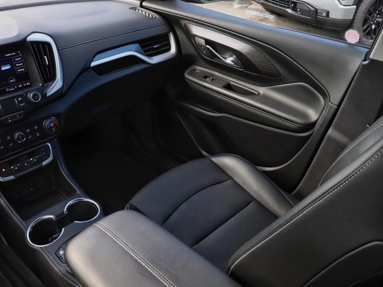 2024 GMC Terrain SLT AWD Photo