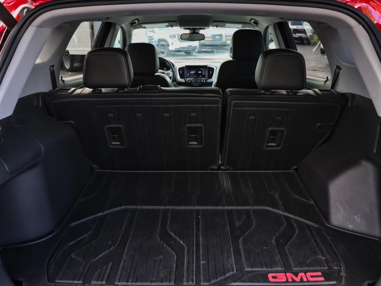 2024 GMC Terrain SLT AWD Photo