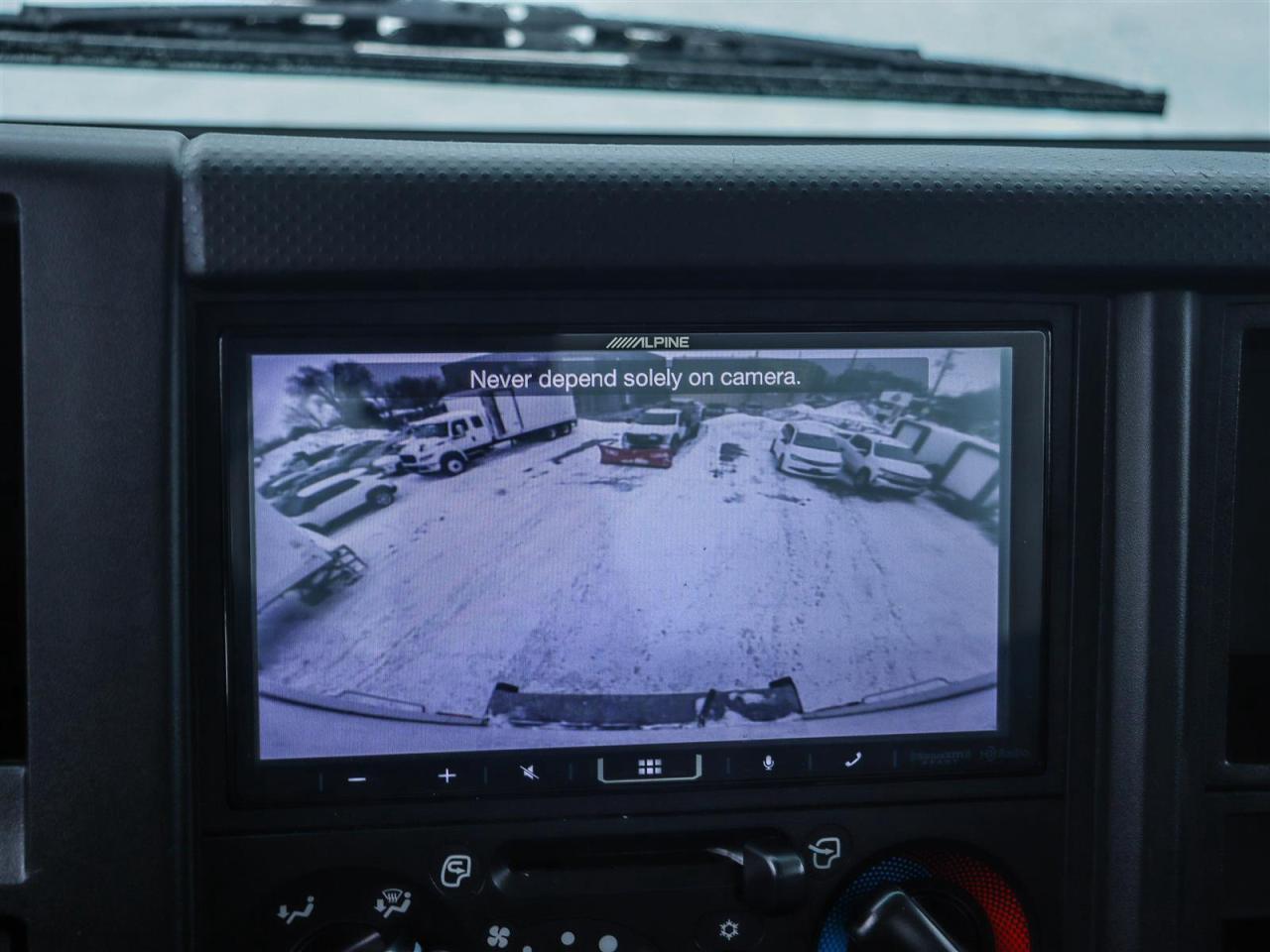 2024 Isuzu NPR  Photo