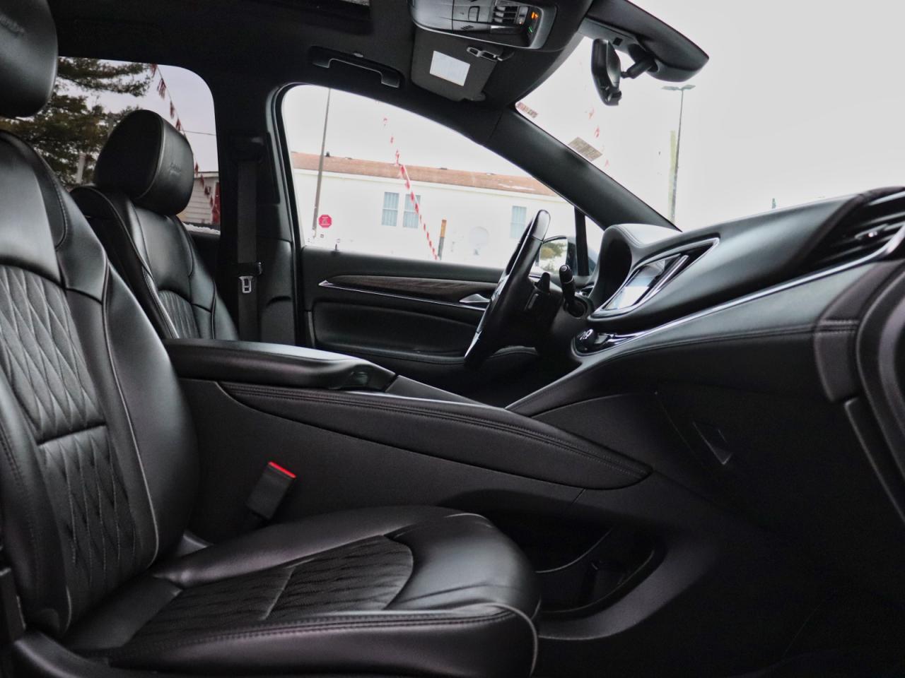 2023 Buick Enclave Avenir AWD Photo