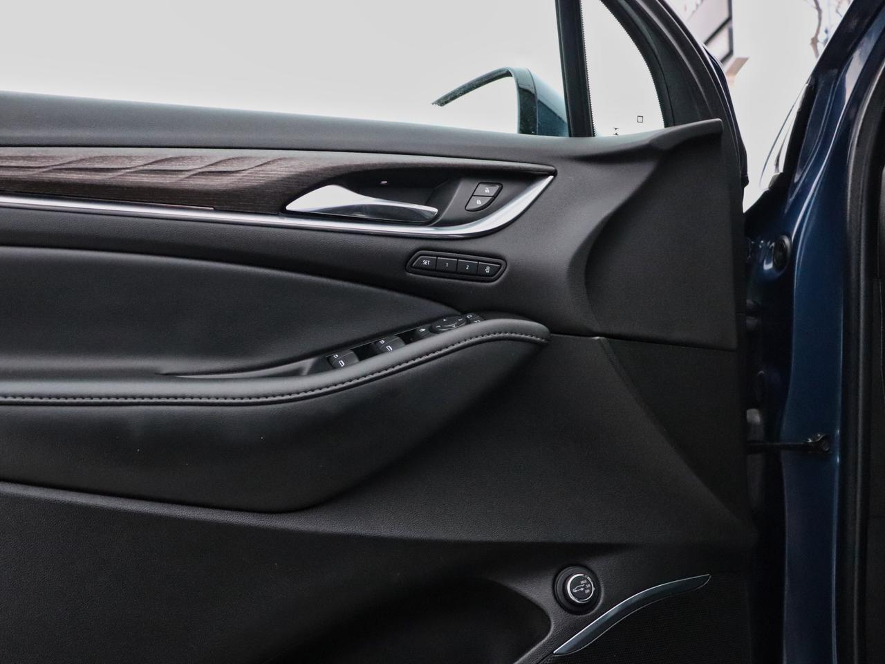 2023 Buick Enclave Avenir AWD Photo