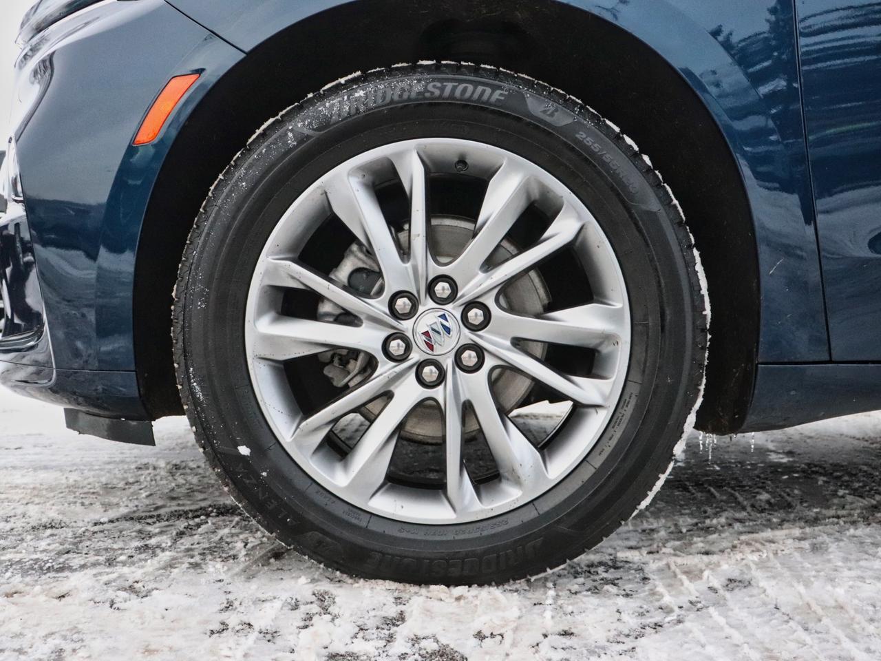 2023 Buick Enclave Avenir AWD Photo