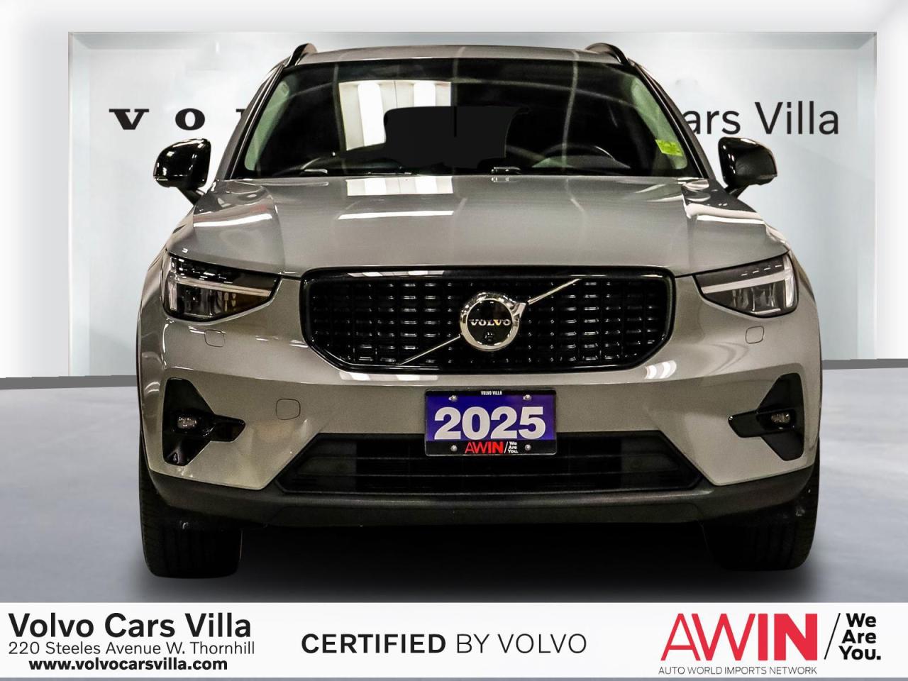 2025 Volvo XC40 B5 AWD Plus Dark Theme Photo