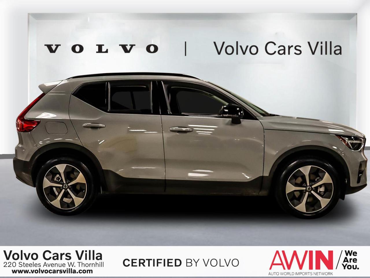 2025 Volvo XC40 B5 AWD Plus Dark Theme Photo2