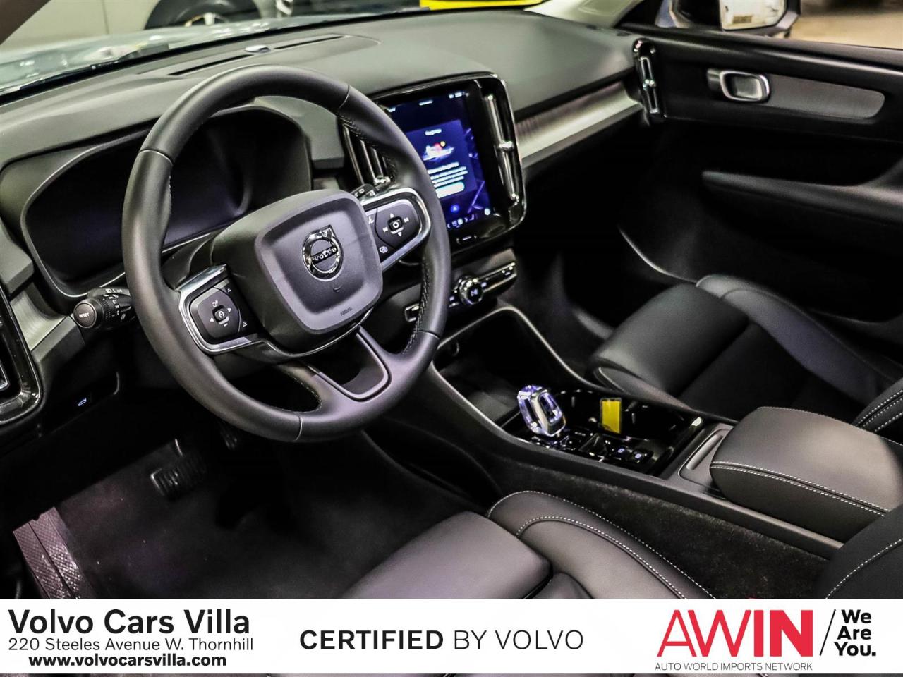 2025 Volvo XC40 B5 AWD Plus Dark Theme Photo