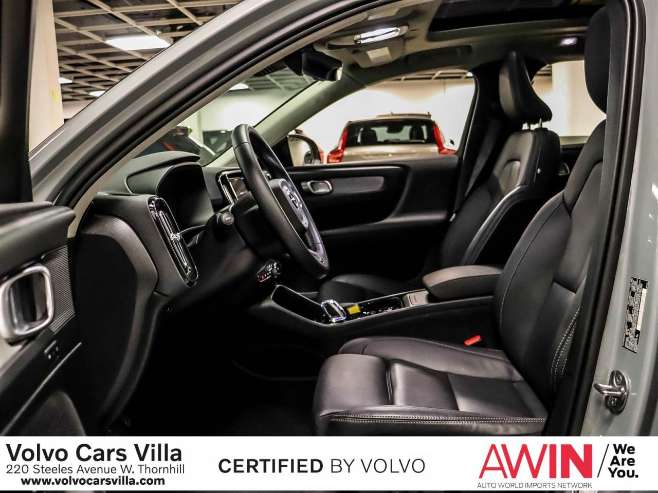 2025 Volvo XC40 B5 AWD Plus Dark Theme Photo
