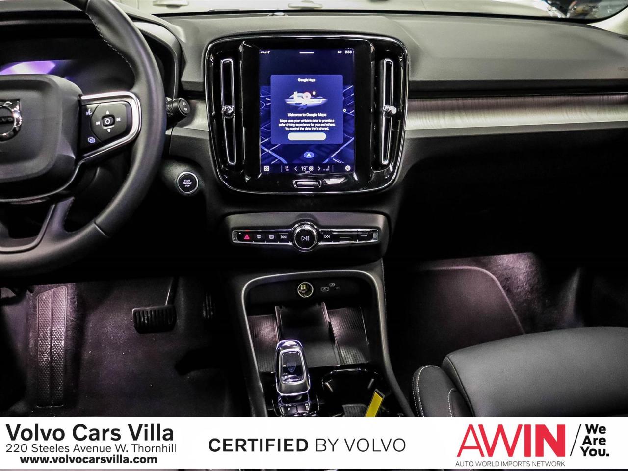 2025 Volvo XC40 B5 AWD Plus Dark Theme Photo