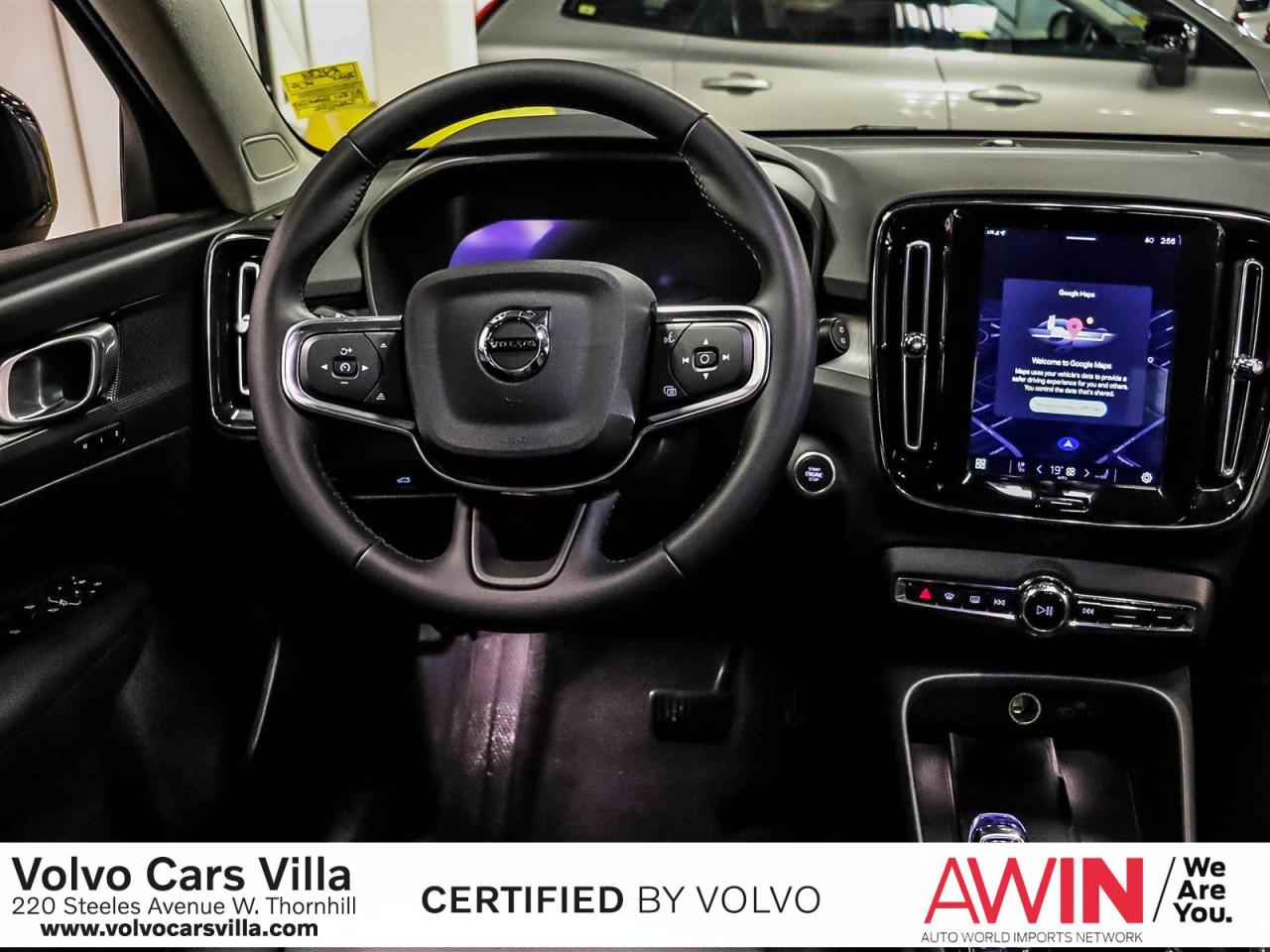 2025 Volvo XC40 B5 AWD Plus Dark Theme Photo