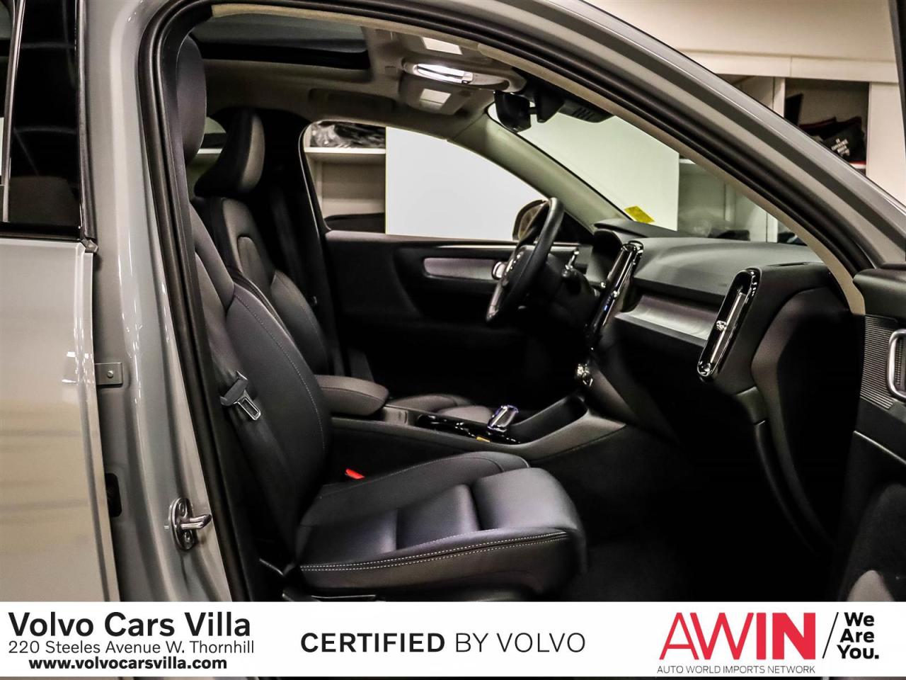 2025 Volvo XC40 B5 AWD Plus Dark Theme Photo