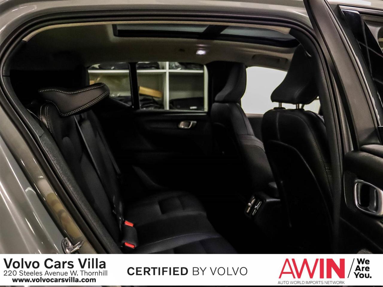 2025 Volvo XC40 B5 AWD Plus Dark Theme Photo