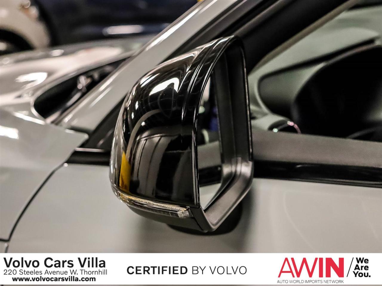 2025 Volvo XC40 B5 AWD Plus Dark Theme Photo