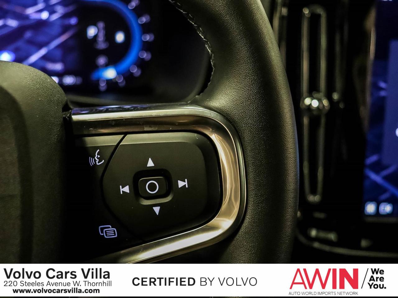 2025 Volvo XC40 B5 AWD Plus Dark Theme Photo