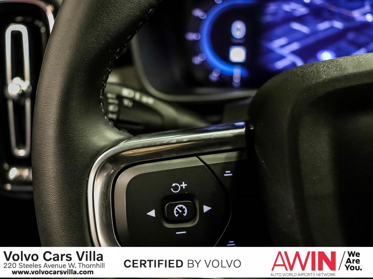 2025 Volvo XC40 B5 AWD Plus Dark Theme Photo