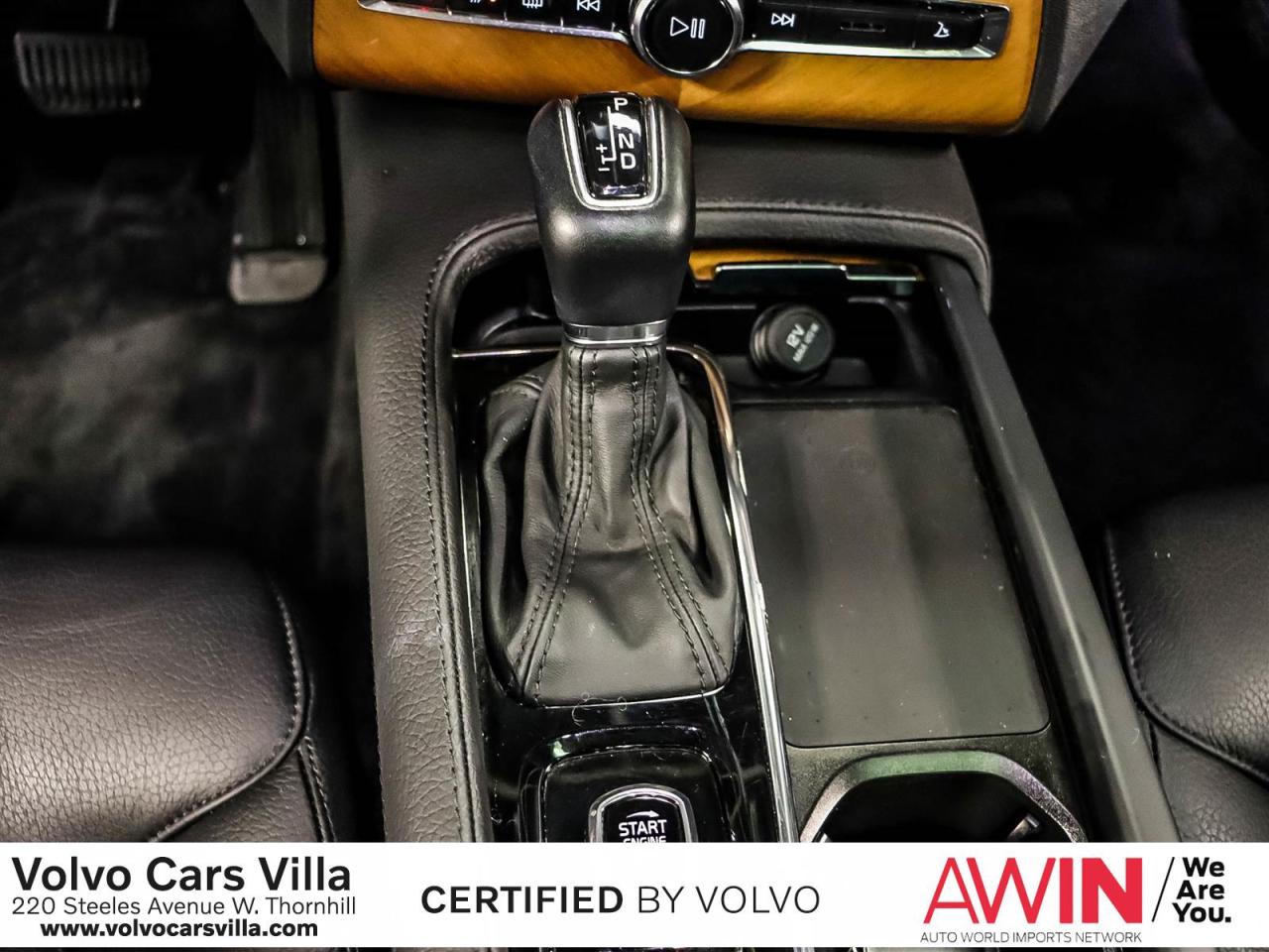 2022 Volvo XC90 T6 AWD Momentum (7-Seat) Photo