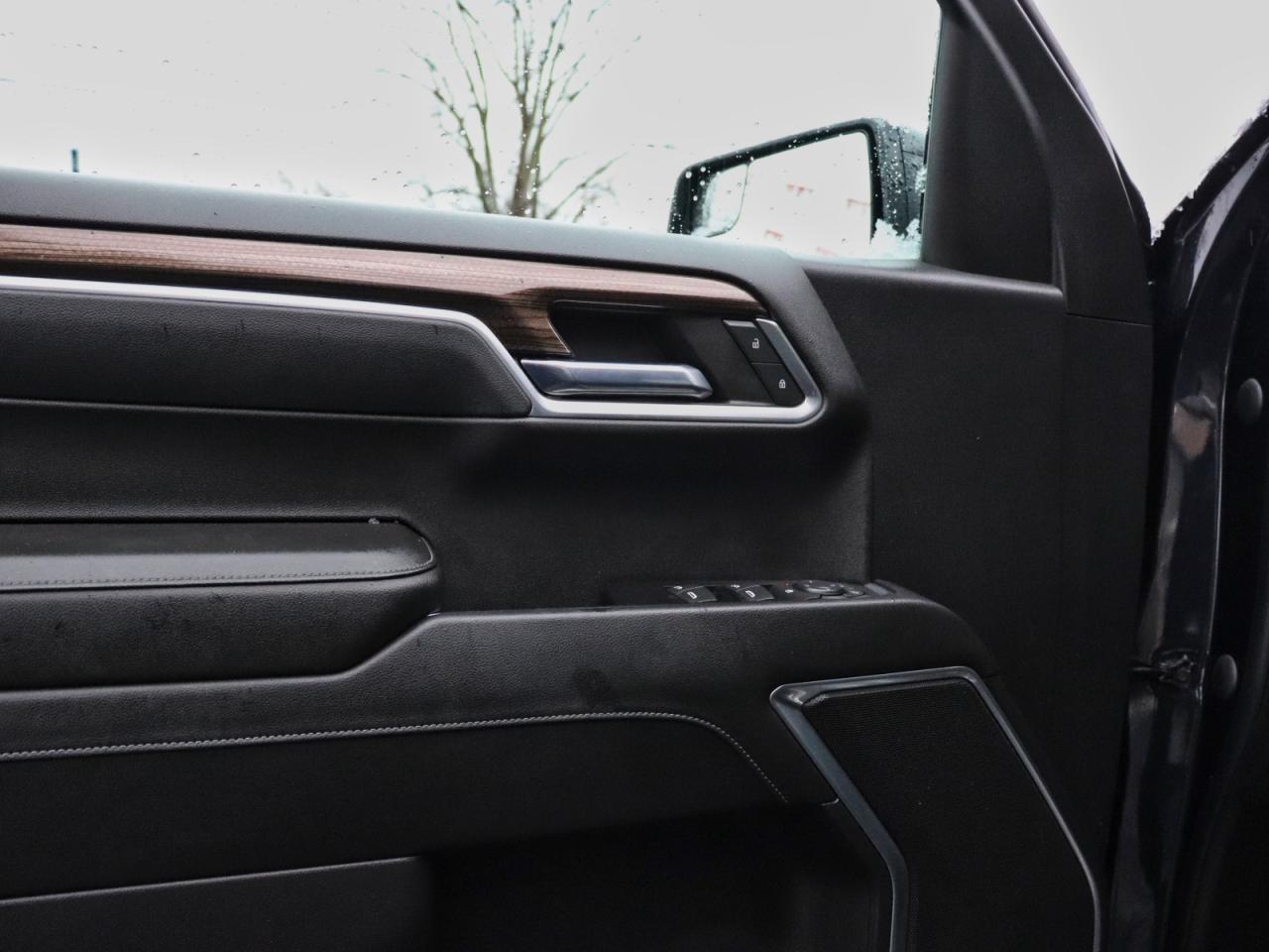 2022 Chevrolet Silverado 1500 RST Crew Cab 4WD Photo