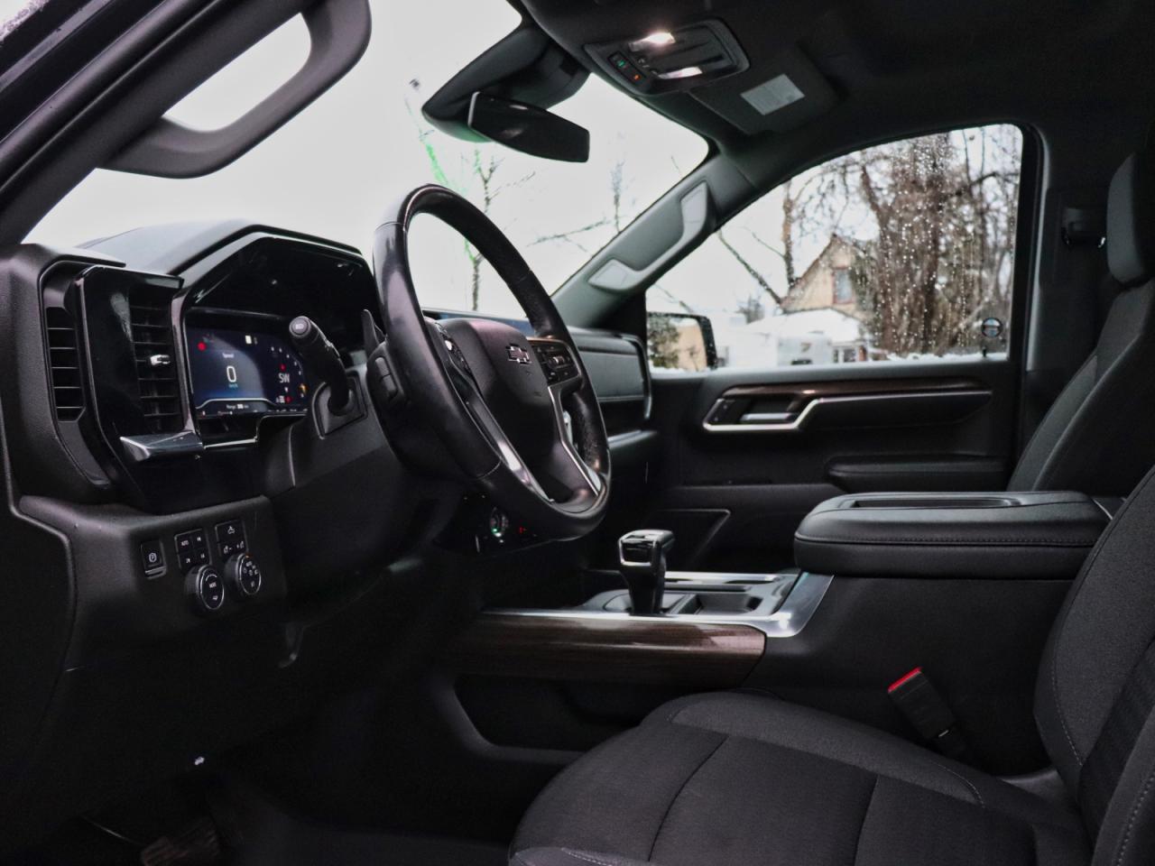 2022 Chevrolet Silverado 1500 RST Crew Cab 4WD Photo