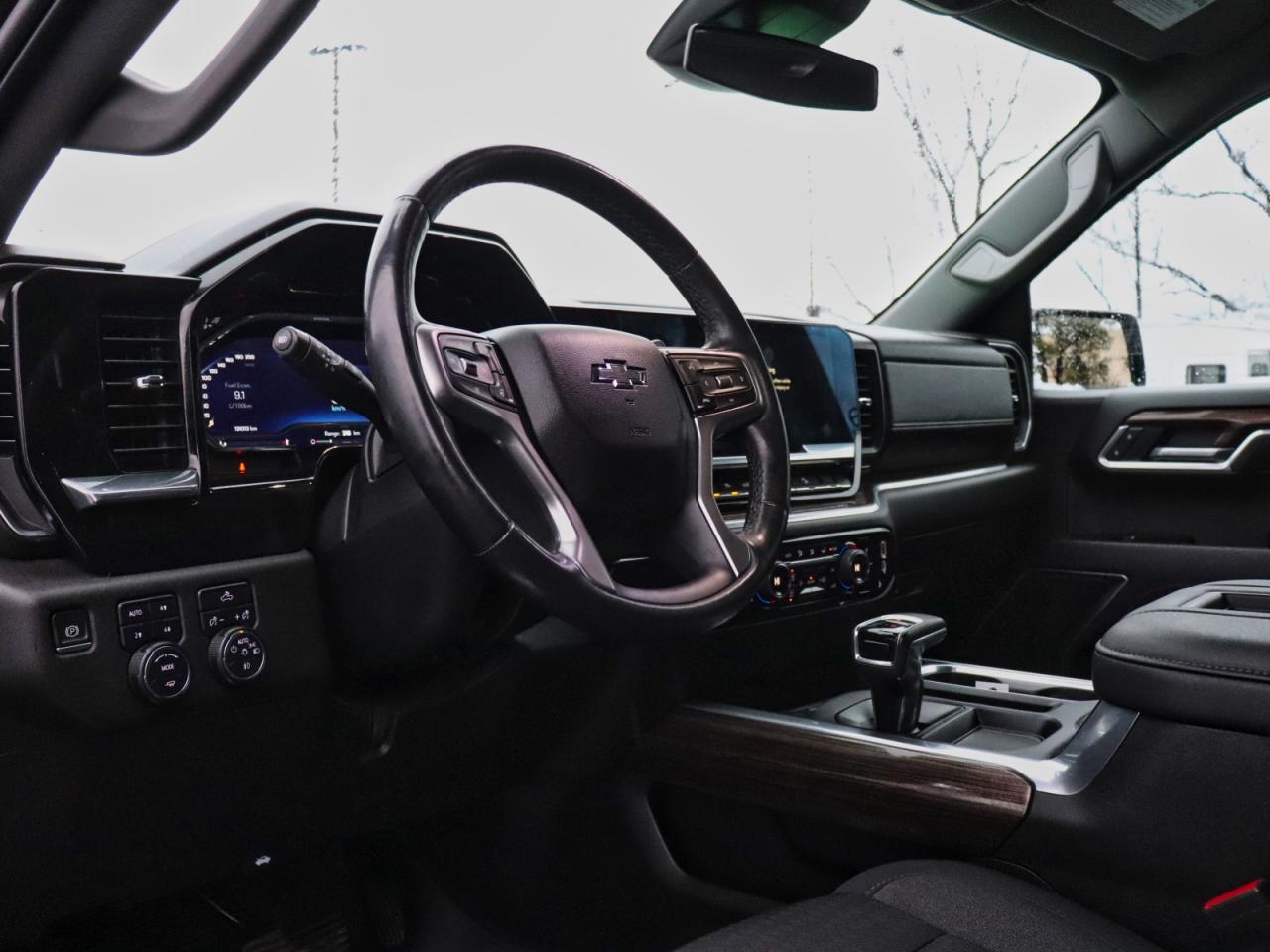 2022 Chevrolet Silverado 1500 RST Crew Cab 4WD Photo